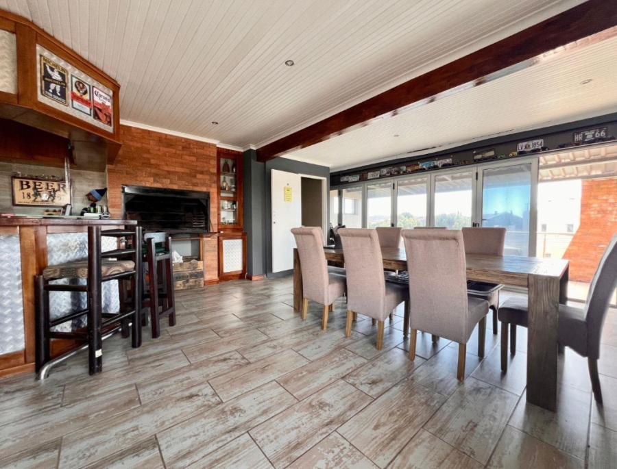 4 Bedroom Property for Sale in Myburgh Park Western Cape